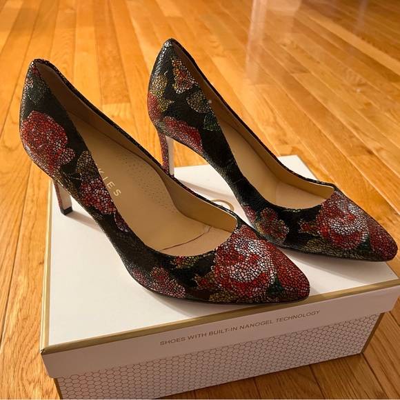 Ukies red and black heels - Picture 1 of 3